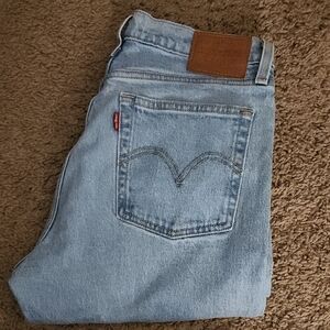 Levi's Wedgie Jeans - Size 28
